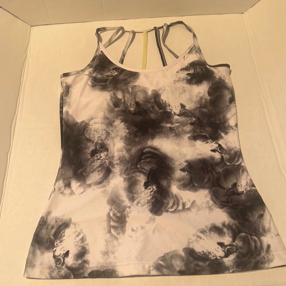 MPG tank athletic Sz M  strappy built-in sports bra. - Picture 1 of 3